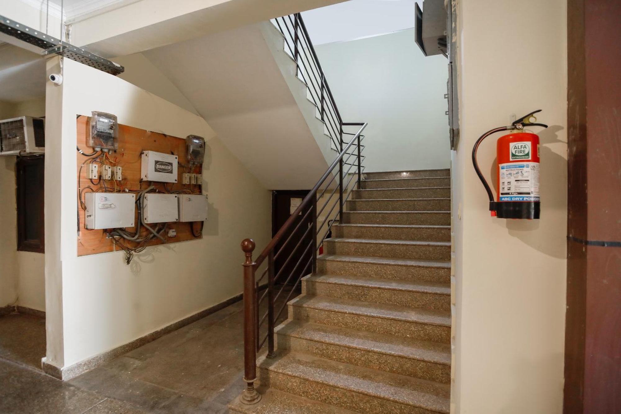 Hotel O Av Residency Near Botanic Garden Of Indian Republic Noida Exterior foto